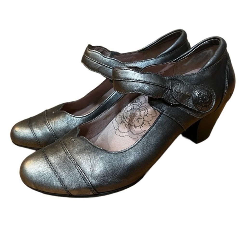 Taos Footwear Metallic Mary Jane Heels
